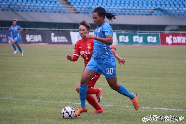 安东尼回忆童年：从“小地狱”到圣保罗青训，兄弟激励+家庭支持
